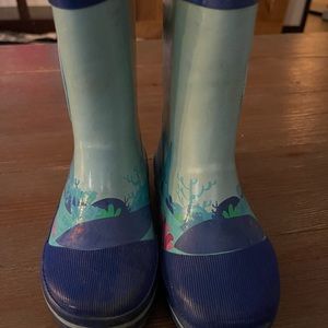 Toddler 7-8 baby shark Rainboots